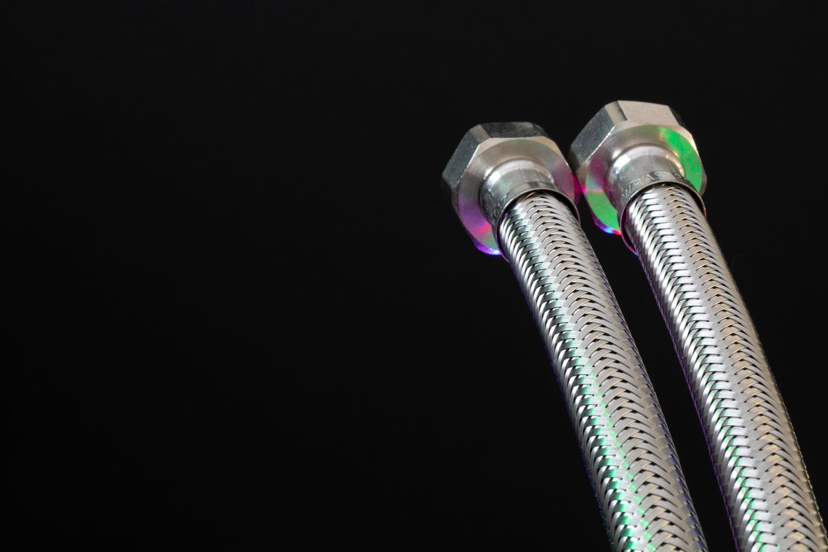 Tubos Flexíveis em Aço Inox: Características, Vantagens e Quando Usar Tubos Flexíveis em Aço Inox: Características, Vantagens e Quando Usar